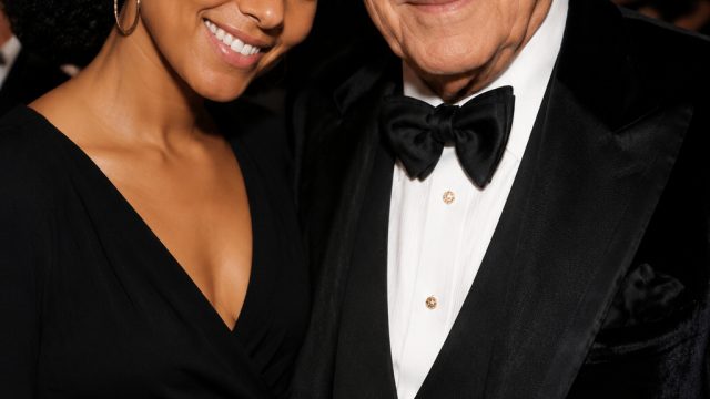 Alicia Keys Reflects on Clive Davis’ Enduring Support in Music Career | ungu4d, online casino payout